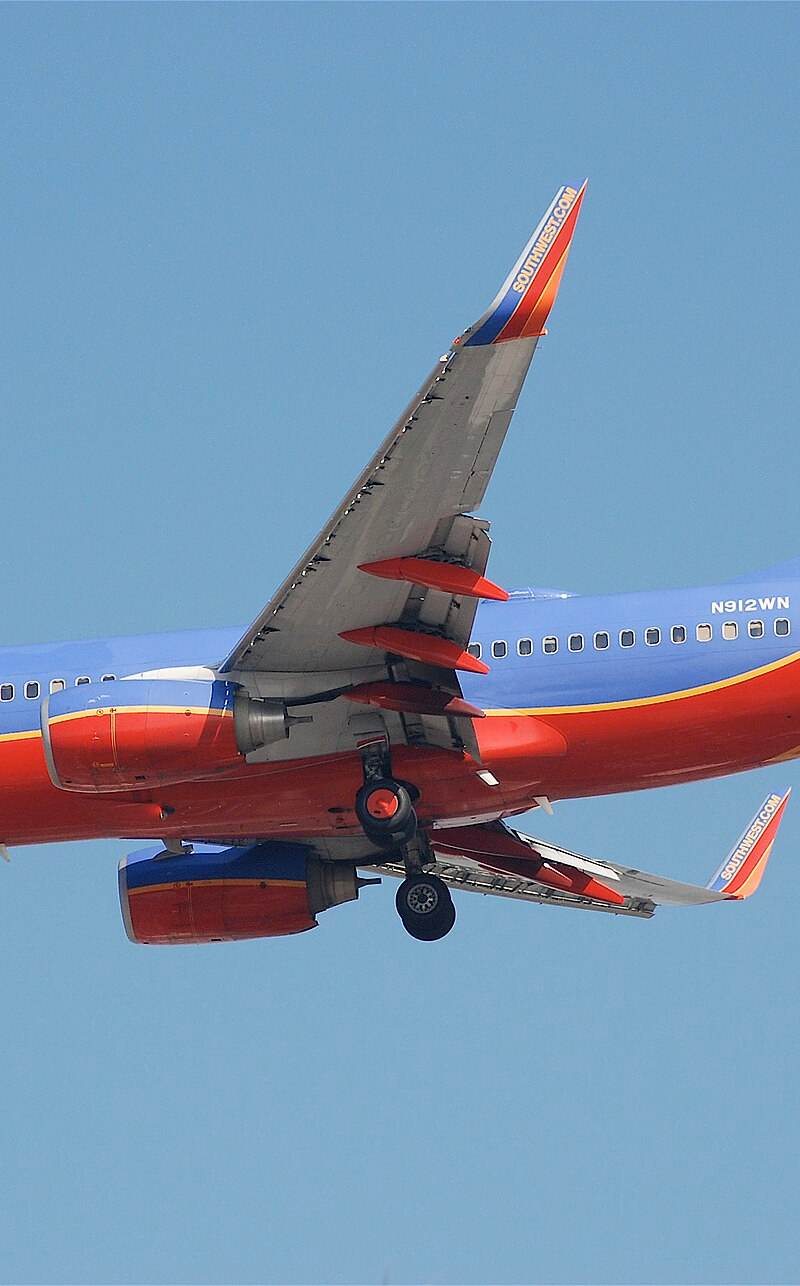 N912WN - Twin-engine aircraft