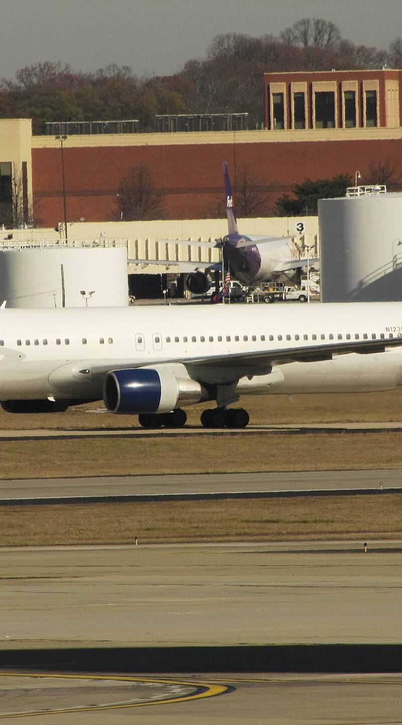 N123DN - Twin-engine aircraft