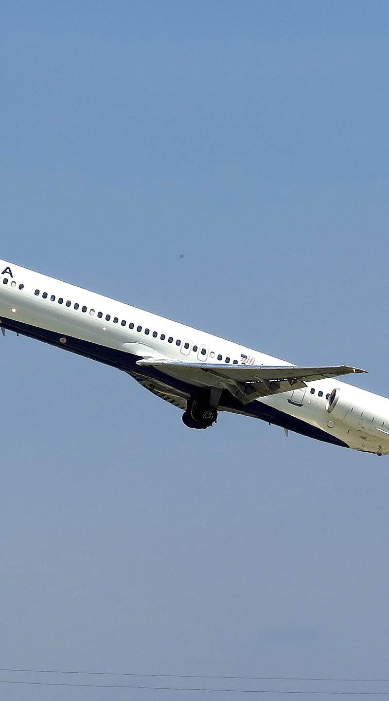 N913DL - Douglas
