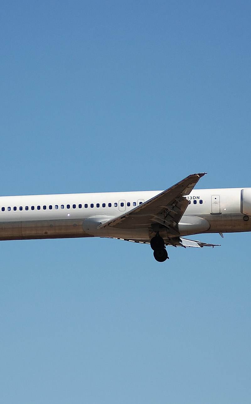 N913DN - Douglas