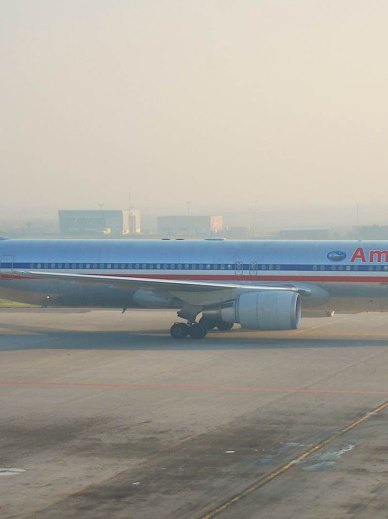 N351AA - Twin-engine aircraft