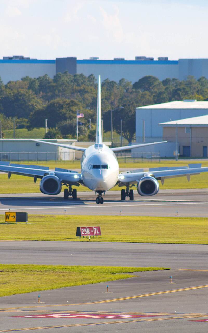 N913DU - Boeing