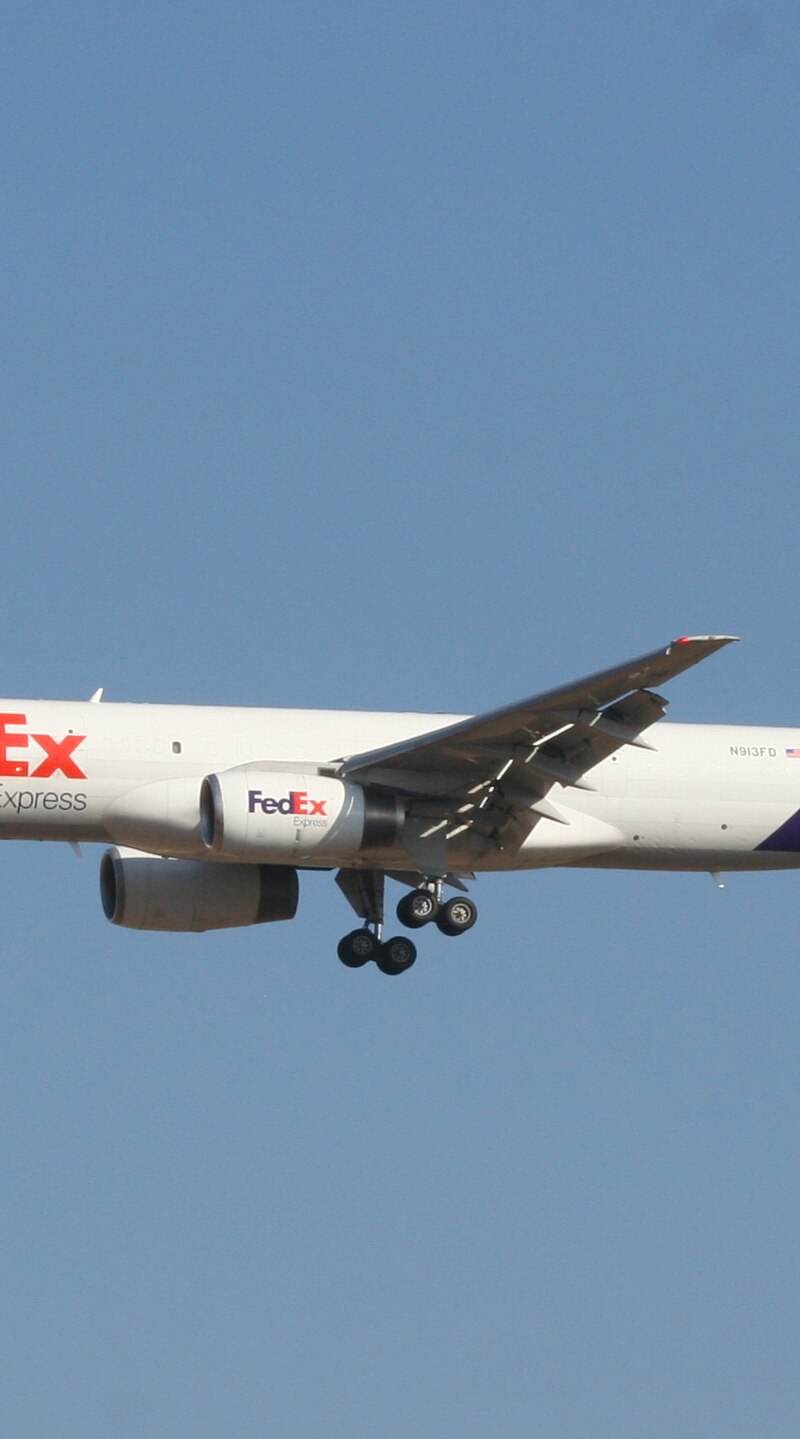 N913FD - Twin-engine aircraft