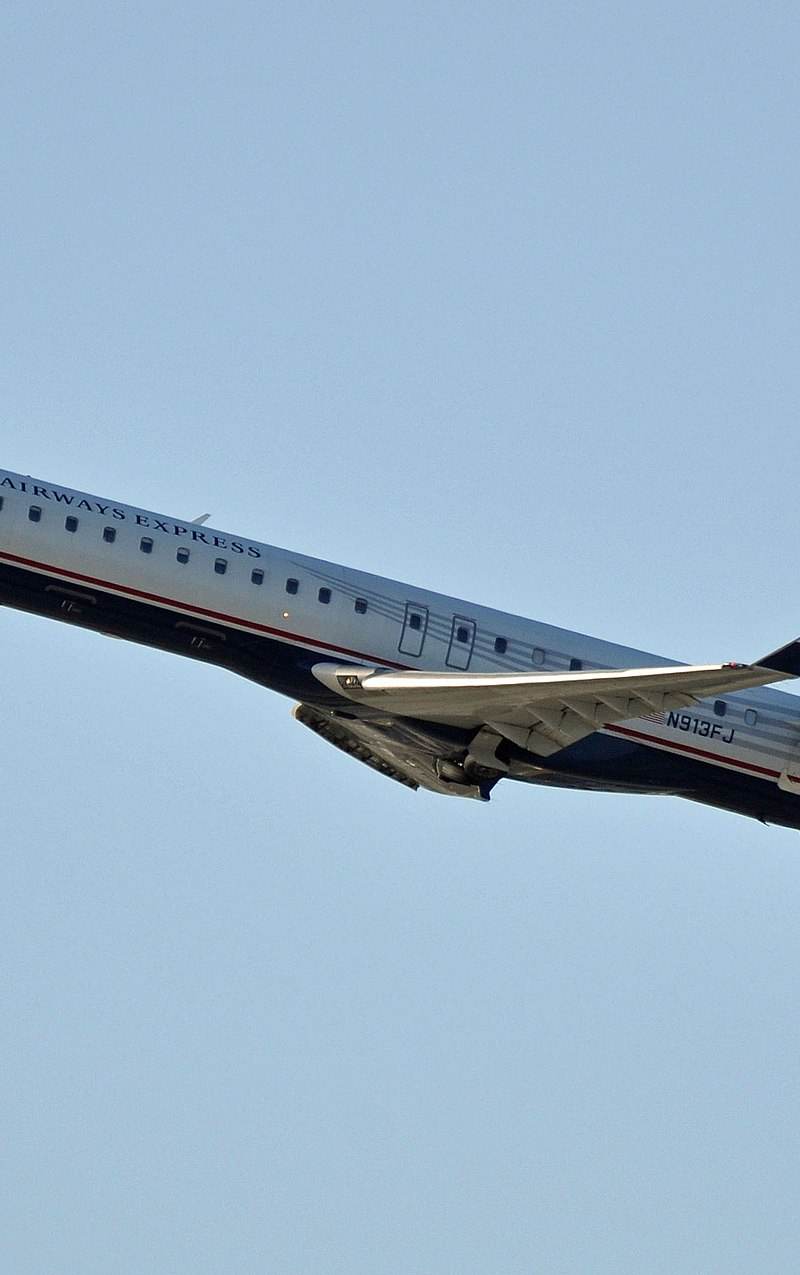 N913FJ - Bombardier