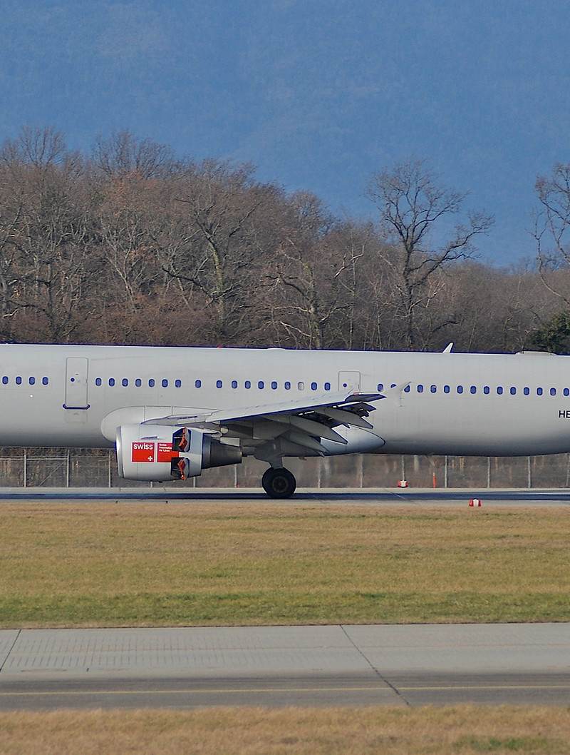 HB-IOC - Twin-engine aircraft