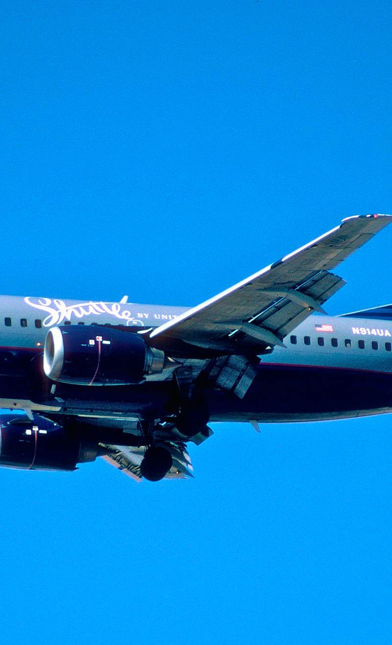 N914UA - Twin-engine aircraft