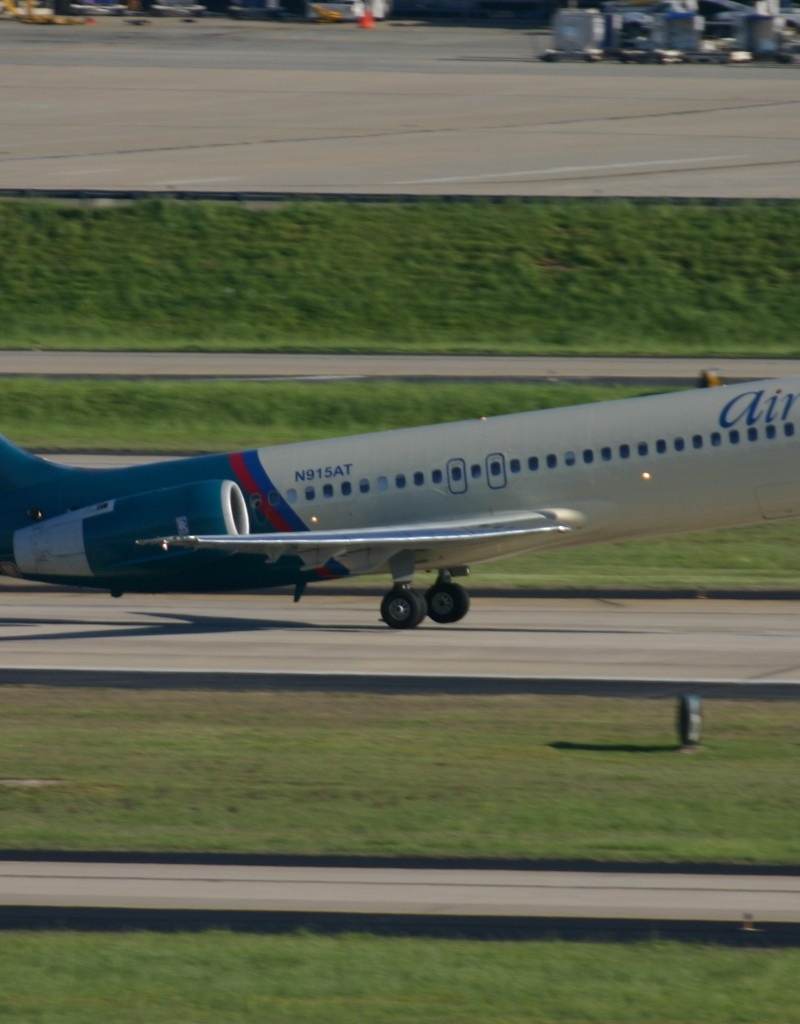 N915AT - Boeing