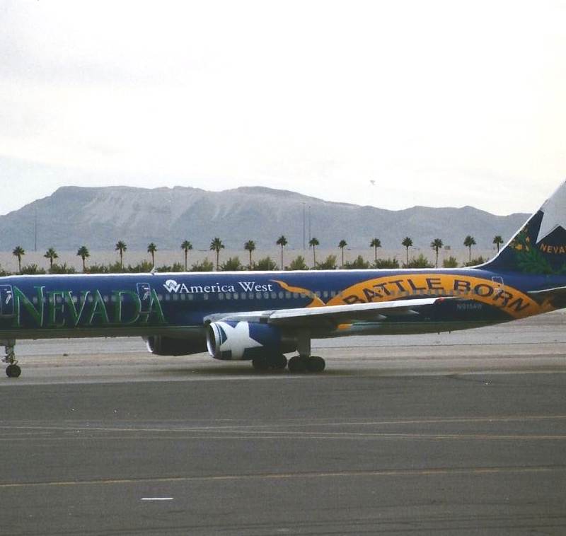 N915AW - Twin-engine aircraft