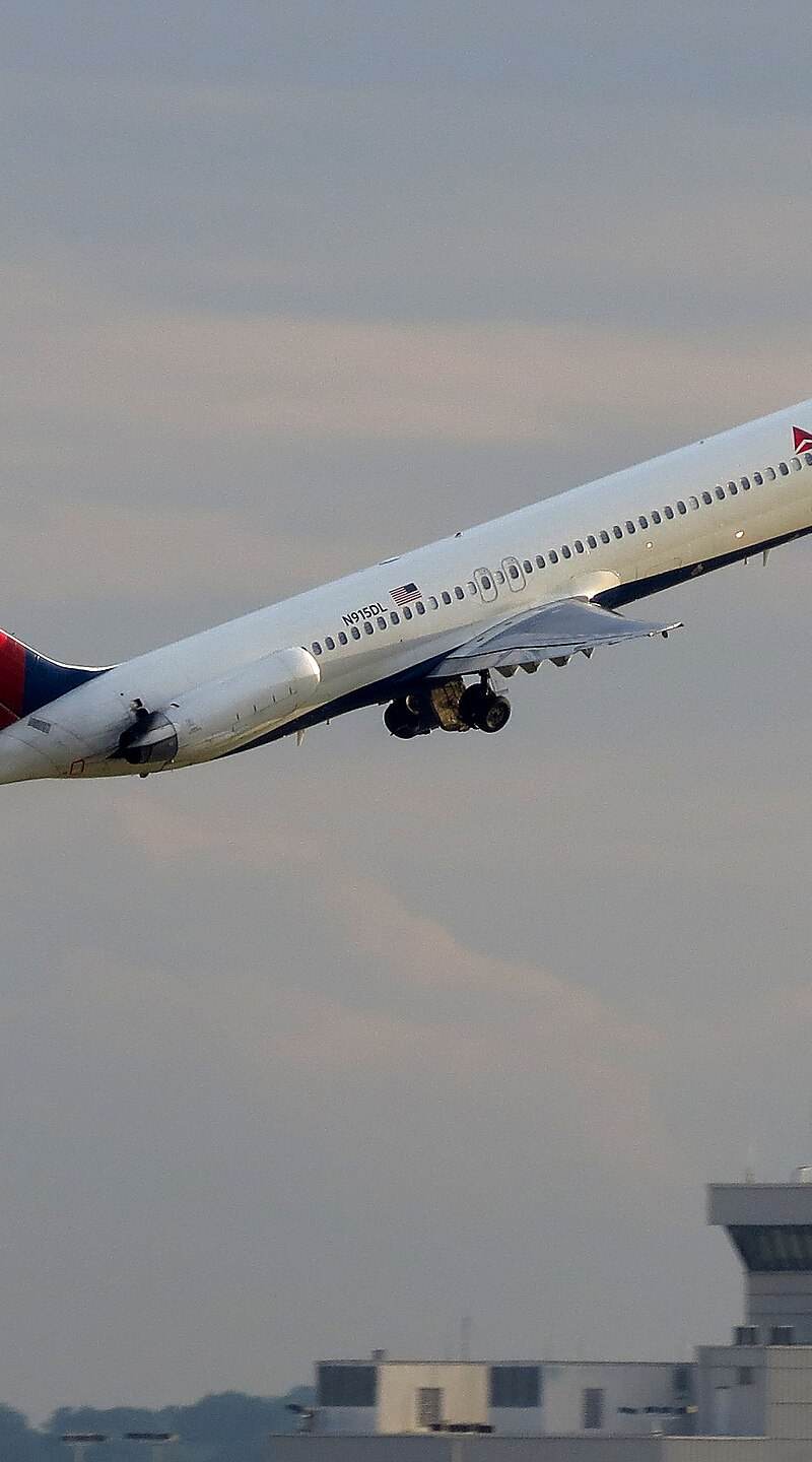 N915DL - Aircraft