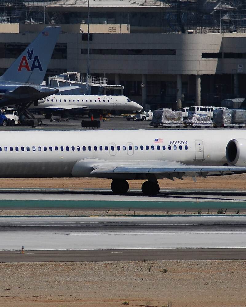N915DN - Twin-engine aircraft