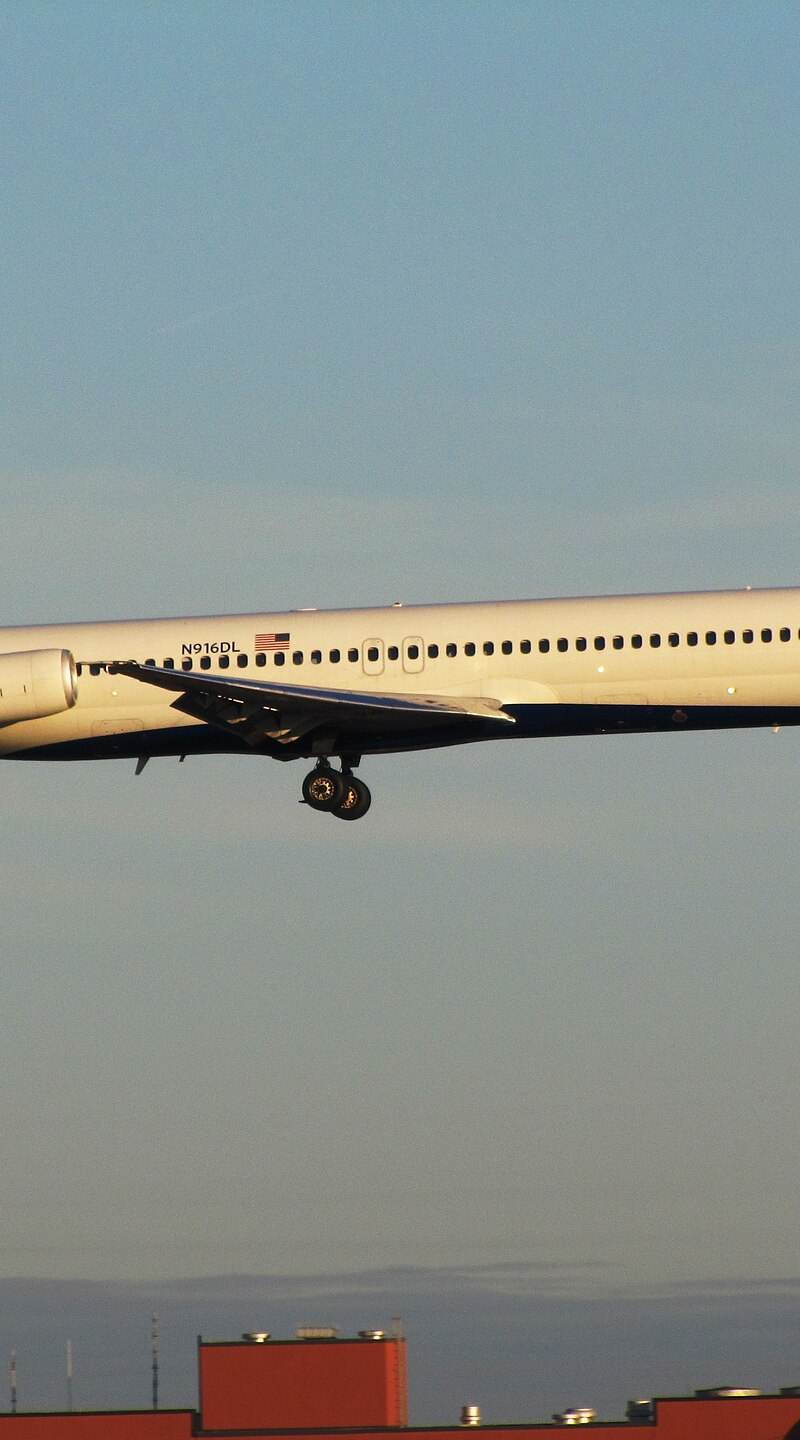 N916DL - Aircraft