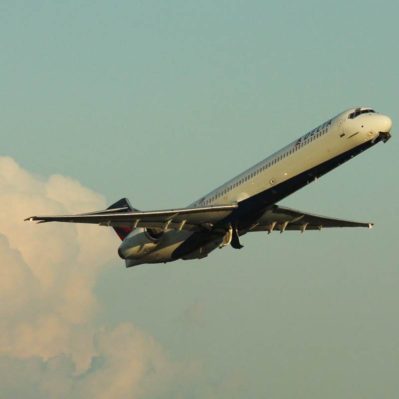 N916DN - Twin-engine aircraft