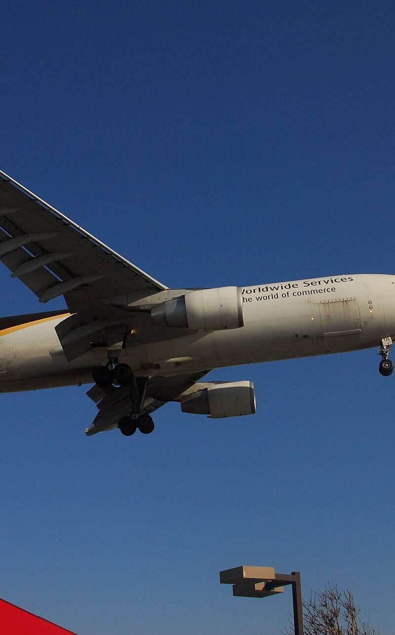 N126UP - Twin-engine aircraft