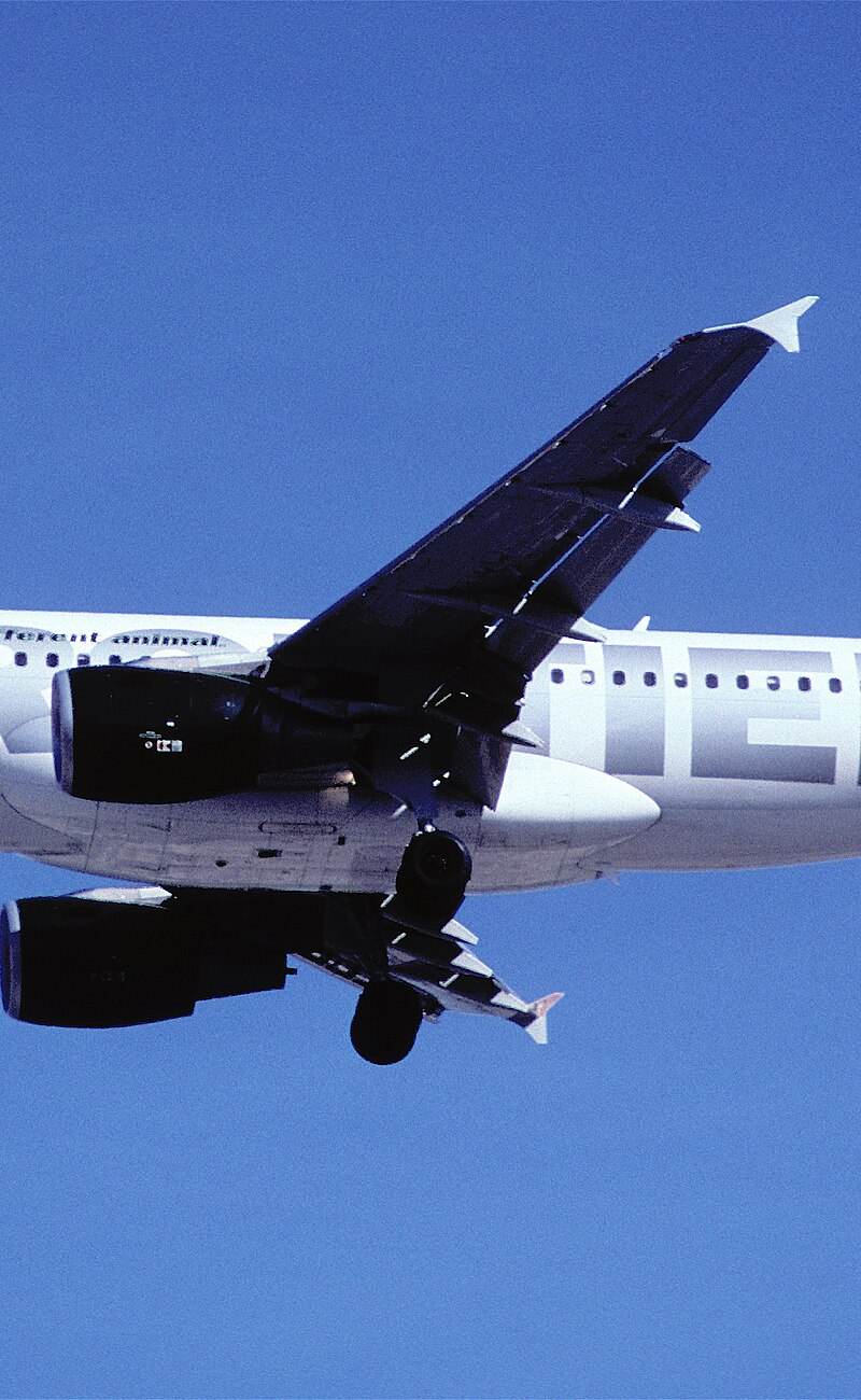 N916FR - Twin-engine aircraft