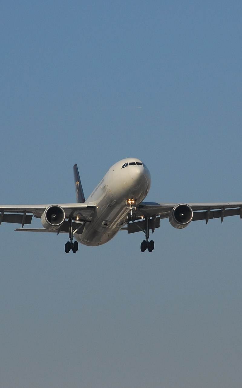 N126UP - Twin-engine aircraft
