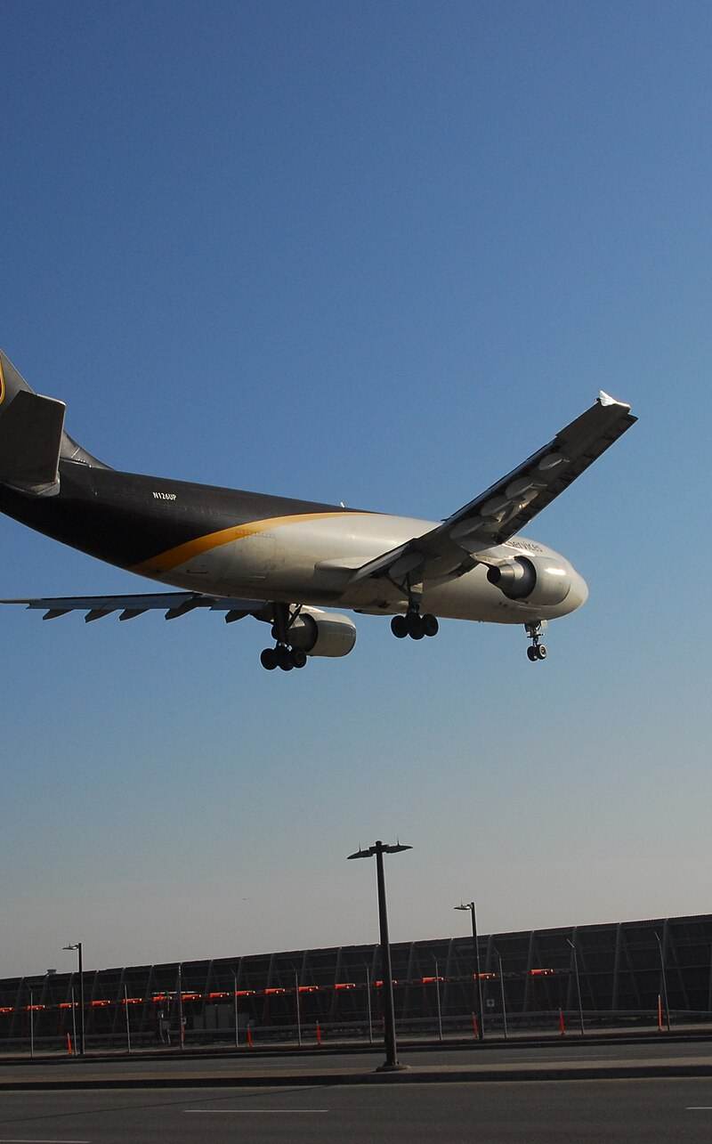N126UP - Twin-engine aircraft