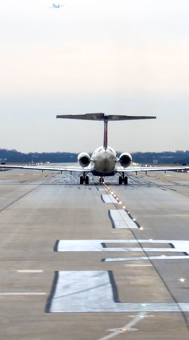 N917DE - Twin-engine aircraft