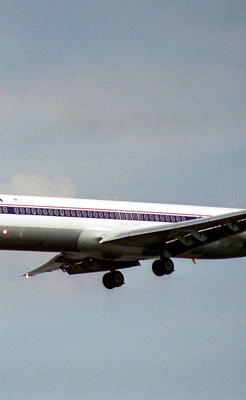 N917DL - Twin-engine aircraft