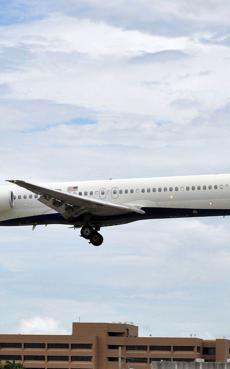 N917DL - Twin-engine aircraft