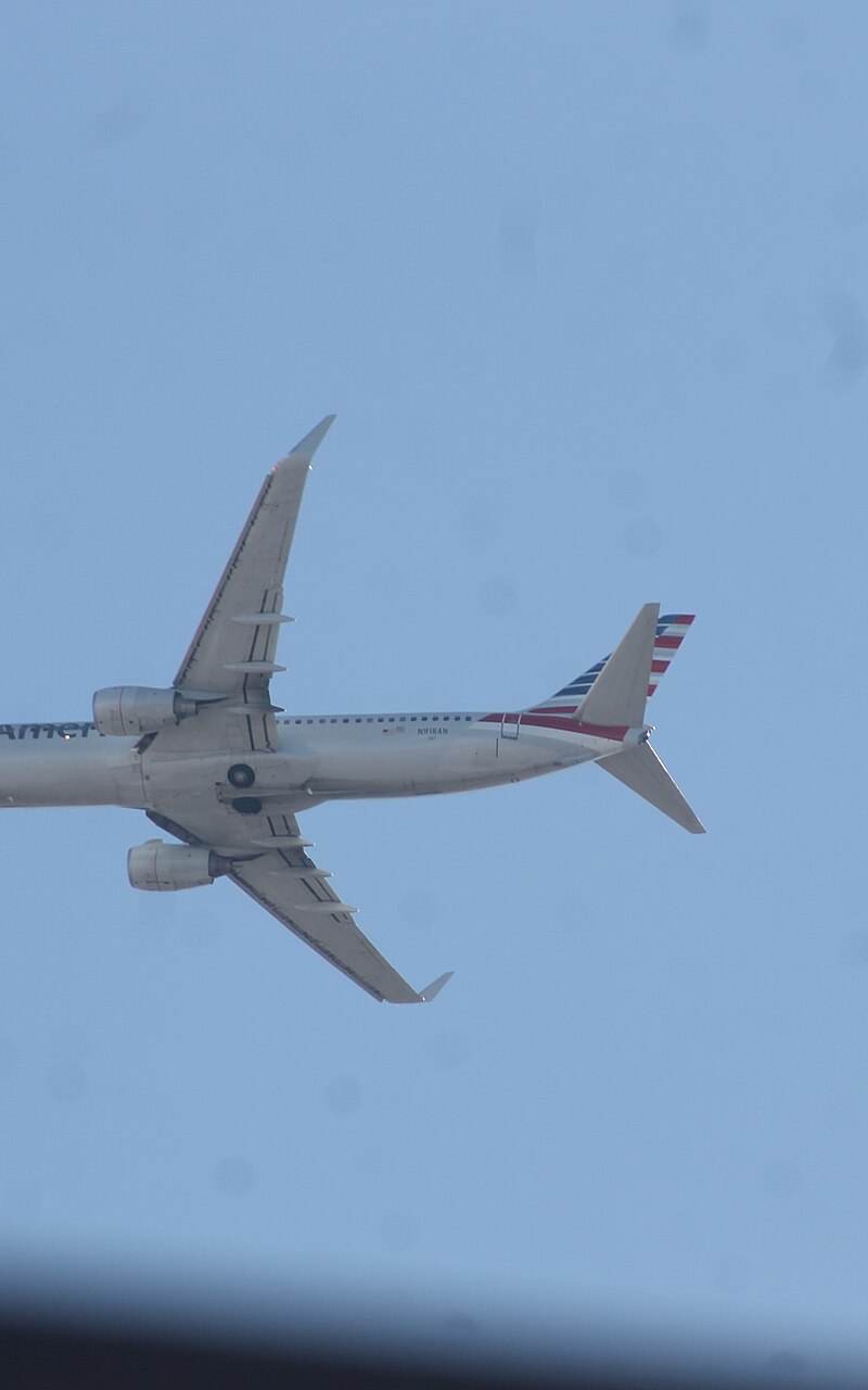 N918AN - Twin-engine aircraft