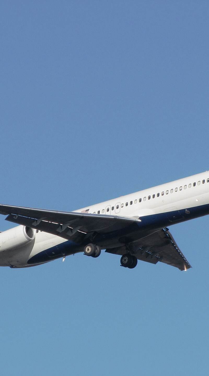 N918DL - Twin-engine aircraft