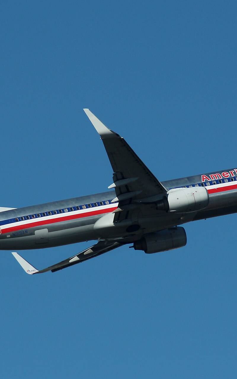 N919AN - Twin-engine aircraft