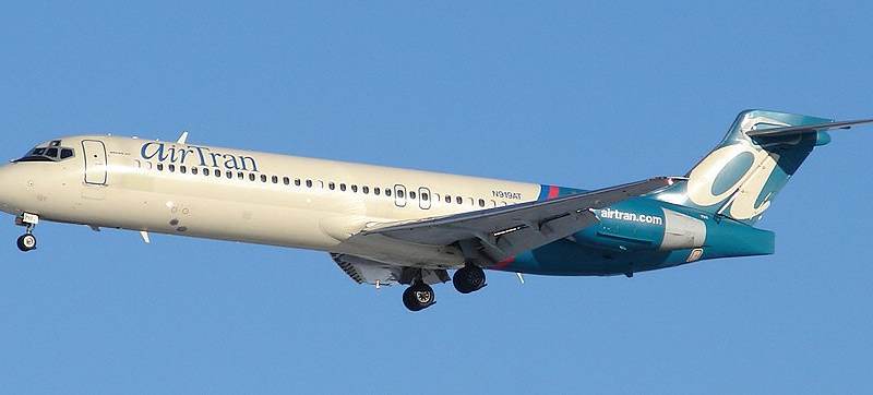 N919AT - Twin-engine aircraft