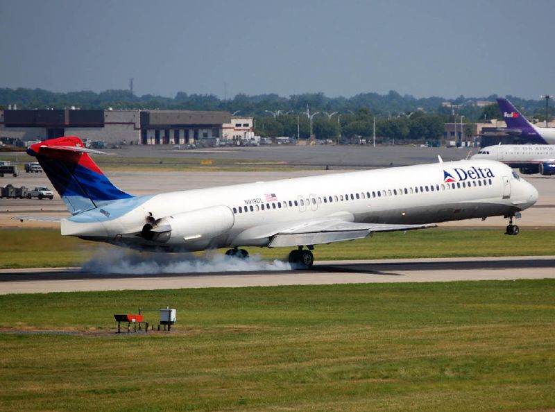 N919DL - Twin-engine aircraft