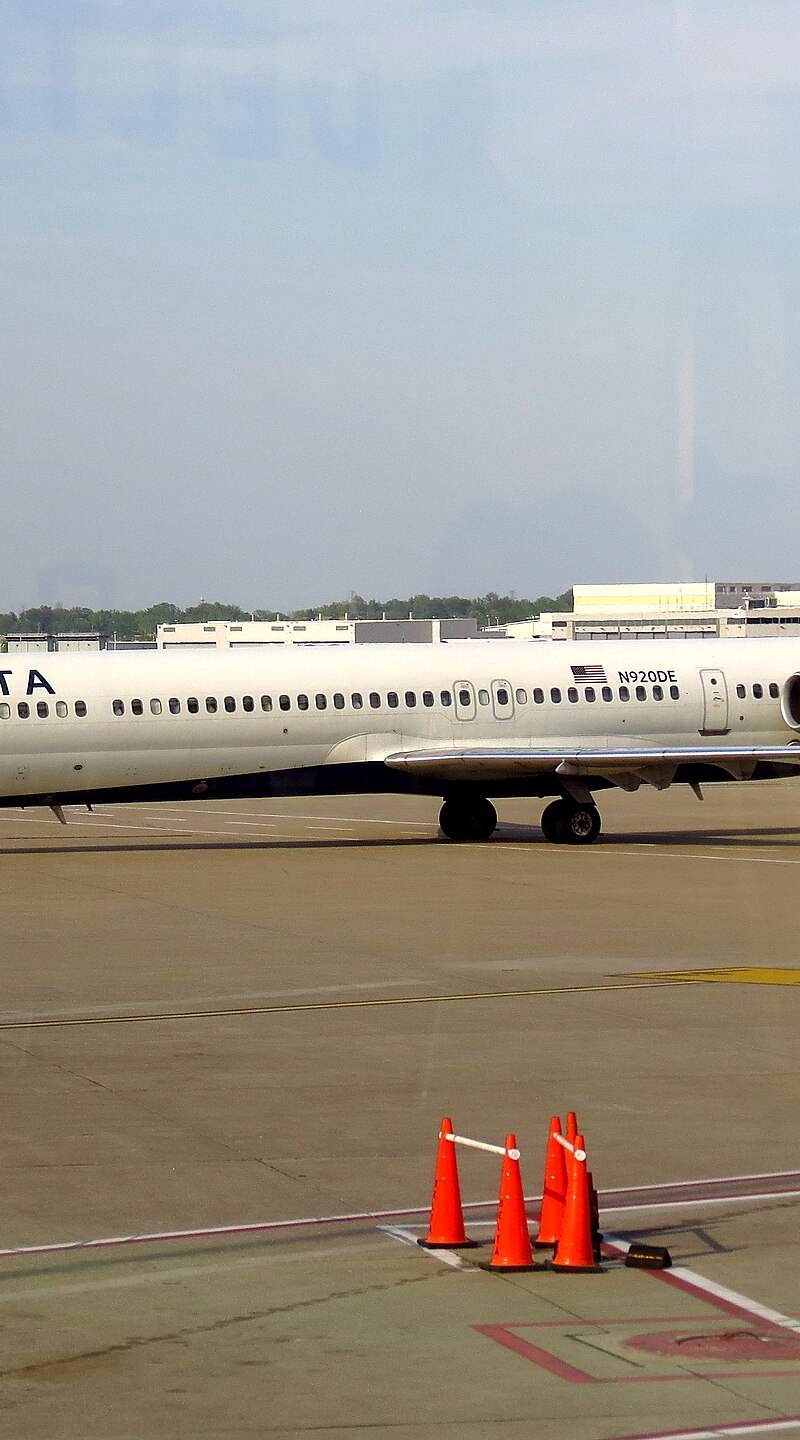 N920DE - Aircraft