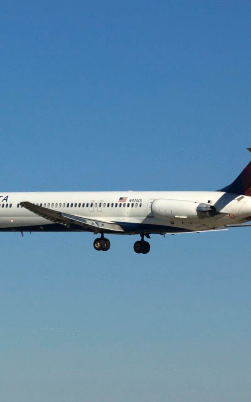 N920DL - Twin-engine aircraft