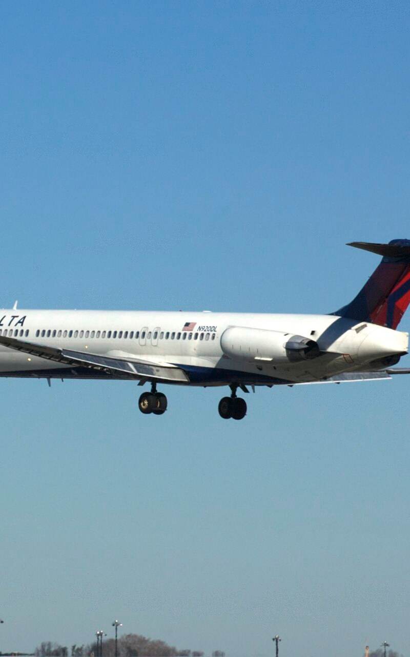 N920DL - Twin-engine aircraft