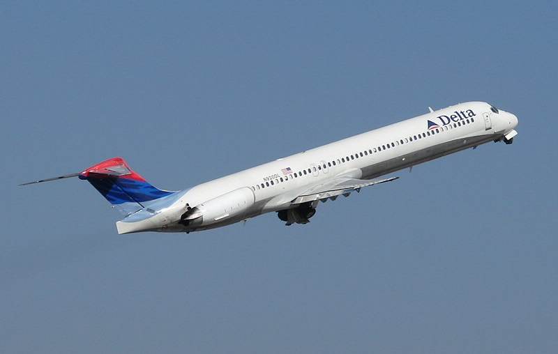N920DL - Twin-engine aircraft
