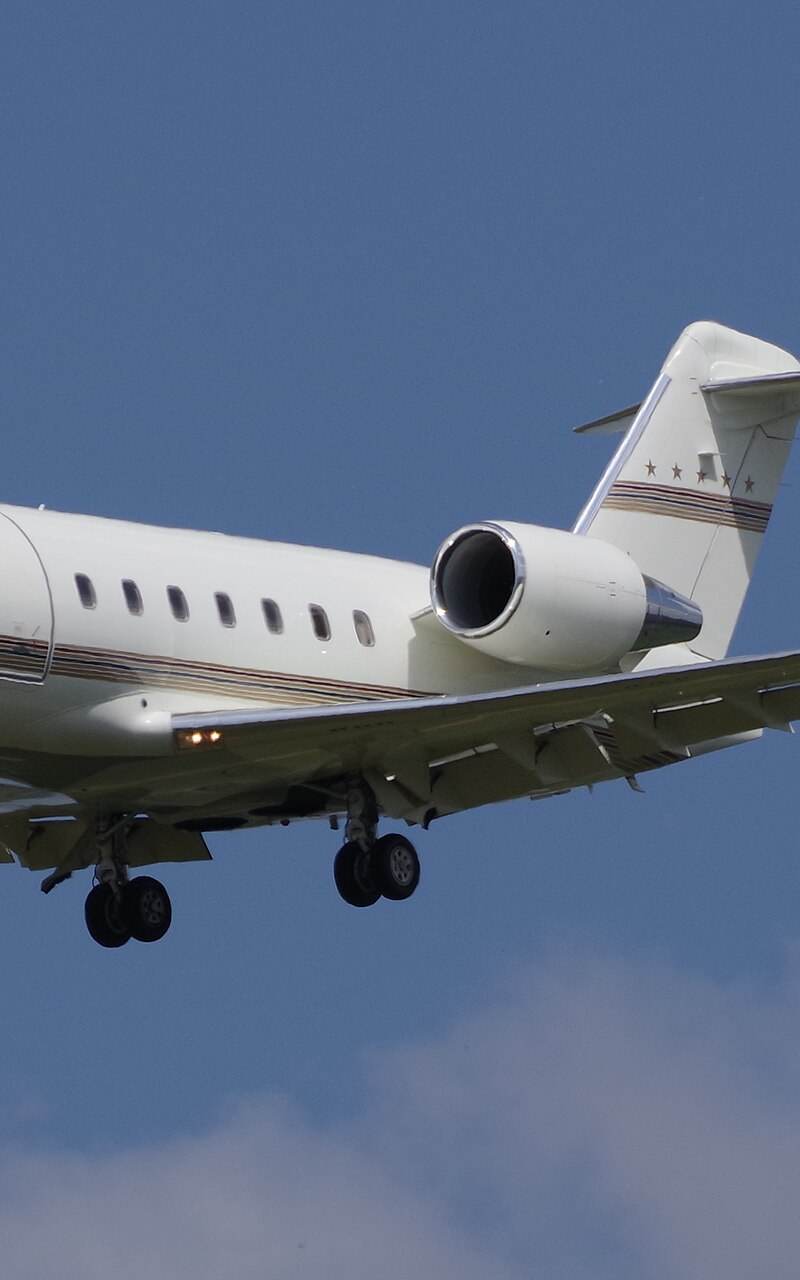 N127SR - Bombardier