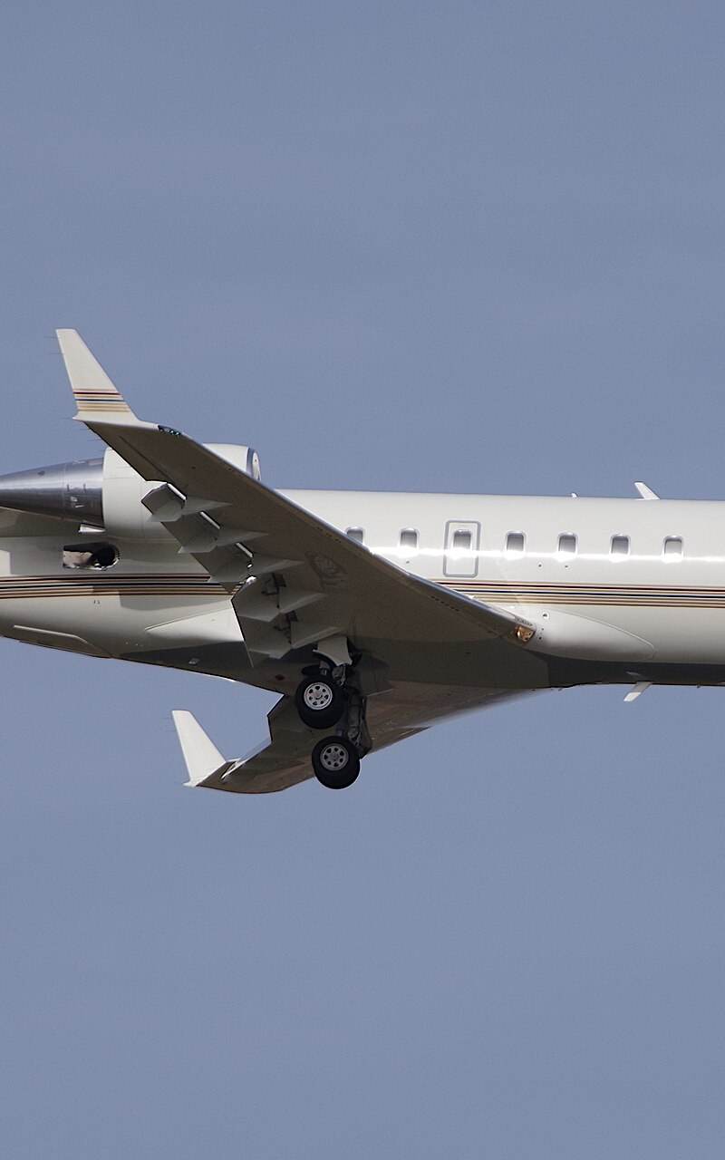N127SR - Bombardier