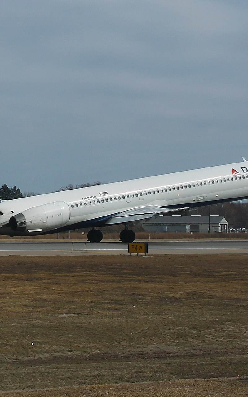 N921DN - Douglas