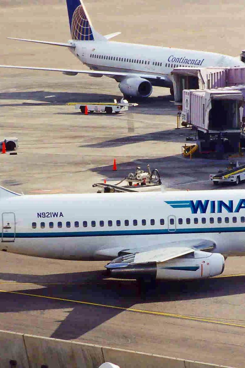 N921WA - Twin-engine aircraft