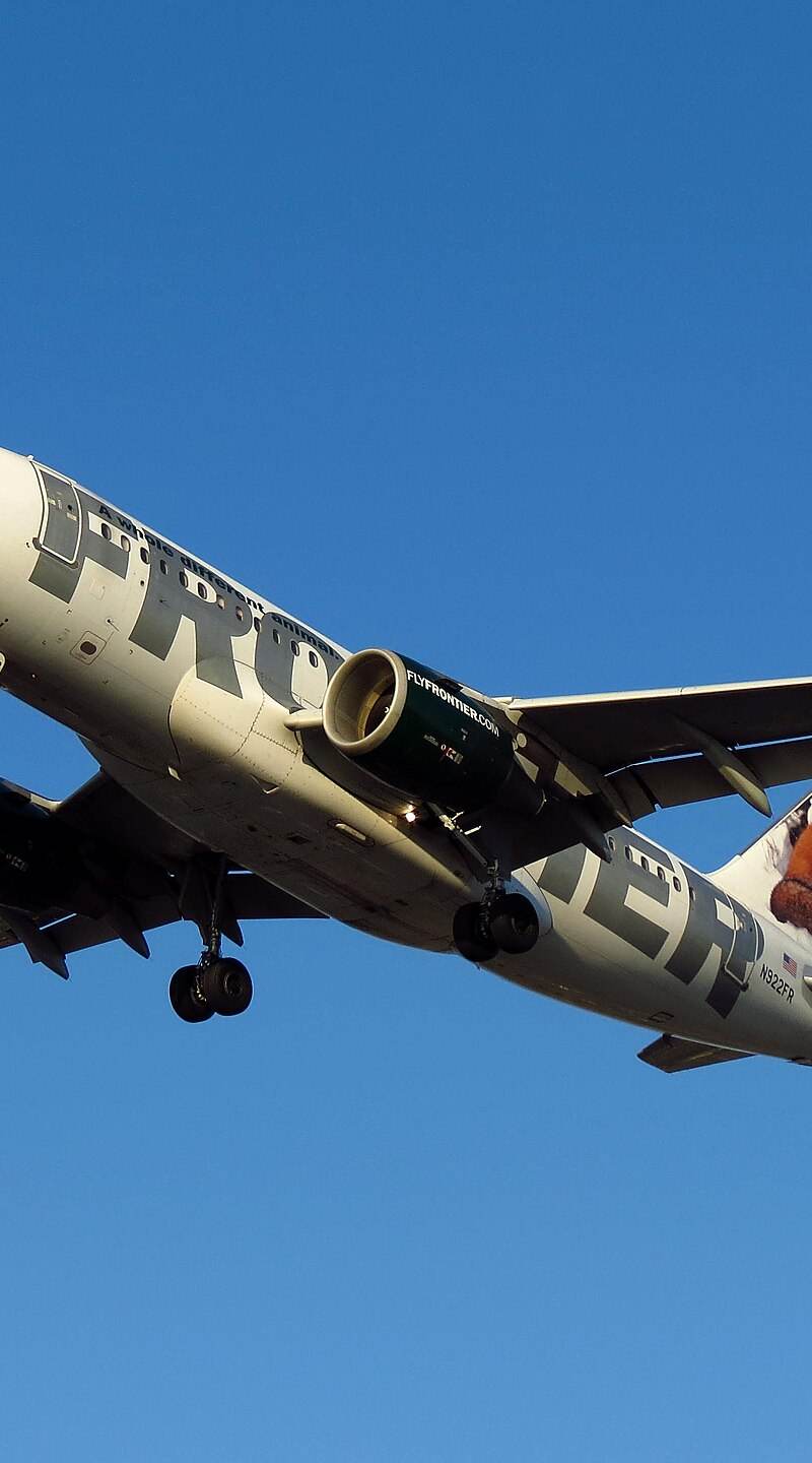 N922FR - Twin-engine aircraft