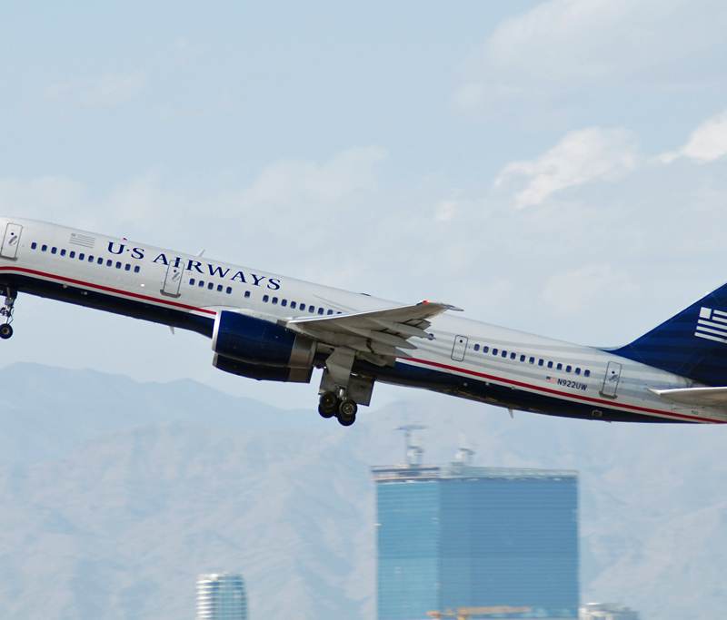 N922UW - Twin-engine aircraft