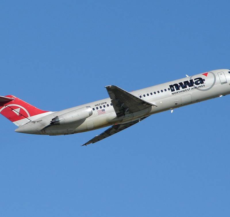 N923RW - Douglas
