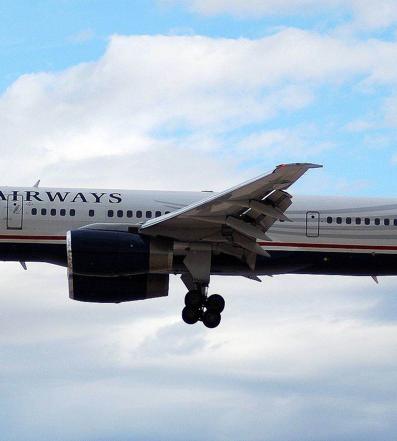 N925UW - Twin-engine aircraft
