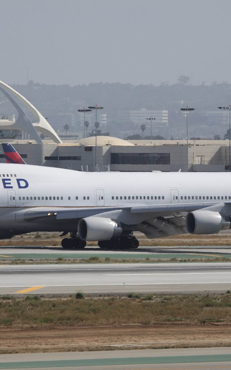 N128UA - Boeing