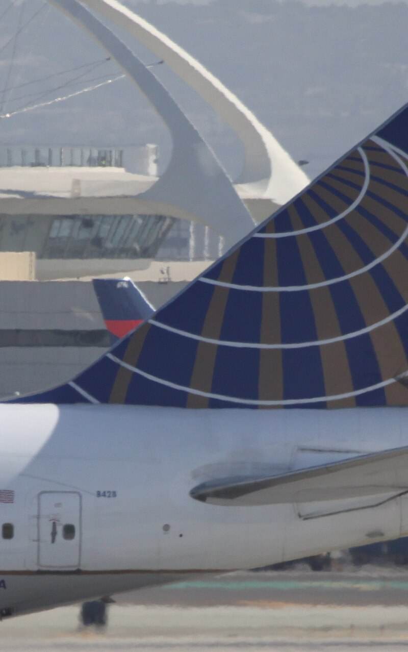 N128UA - Aircraft