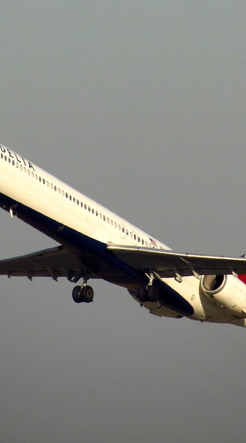 N926DH - Twin-engine aircraft