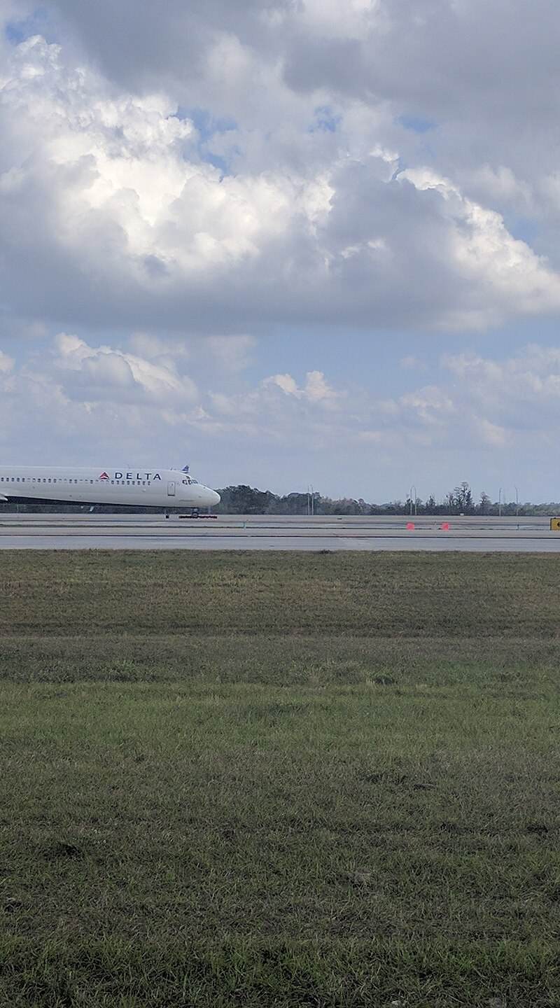 N926DL - Douglas
