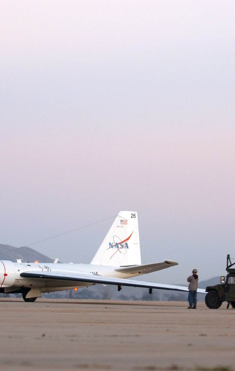 N926NA - Twin-engine aircraft