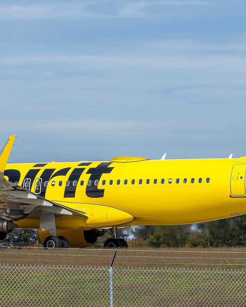 N927NK - Twin-engine aircraft