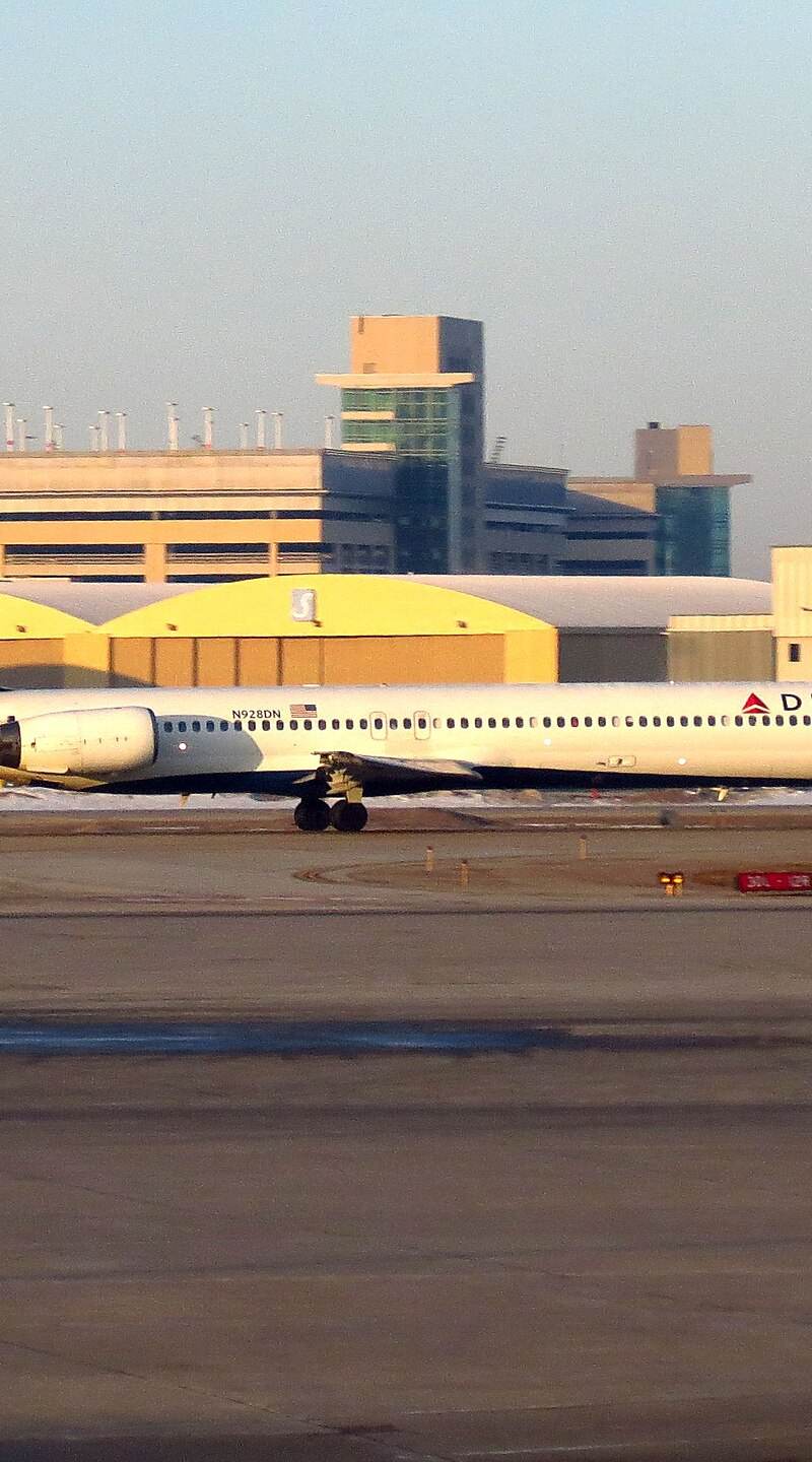 N928DN - Twin-engine aircraft