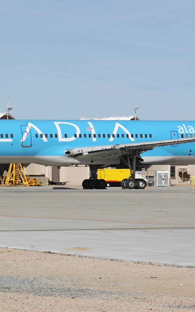 N928MQ - Twin-engine aircraft