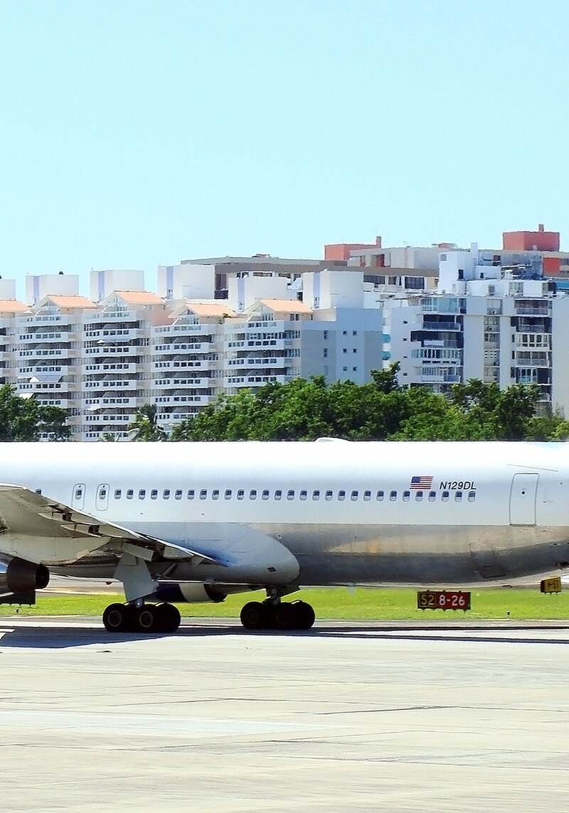 N129DL - Twin-engine aircraft