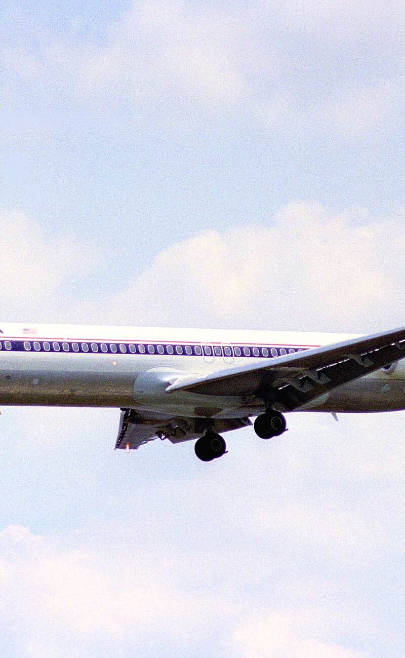 N930DL - Douglas
